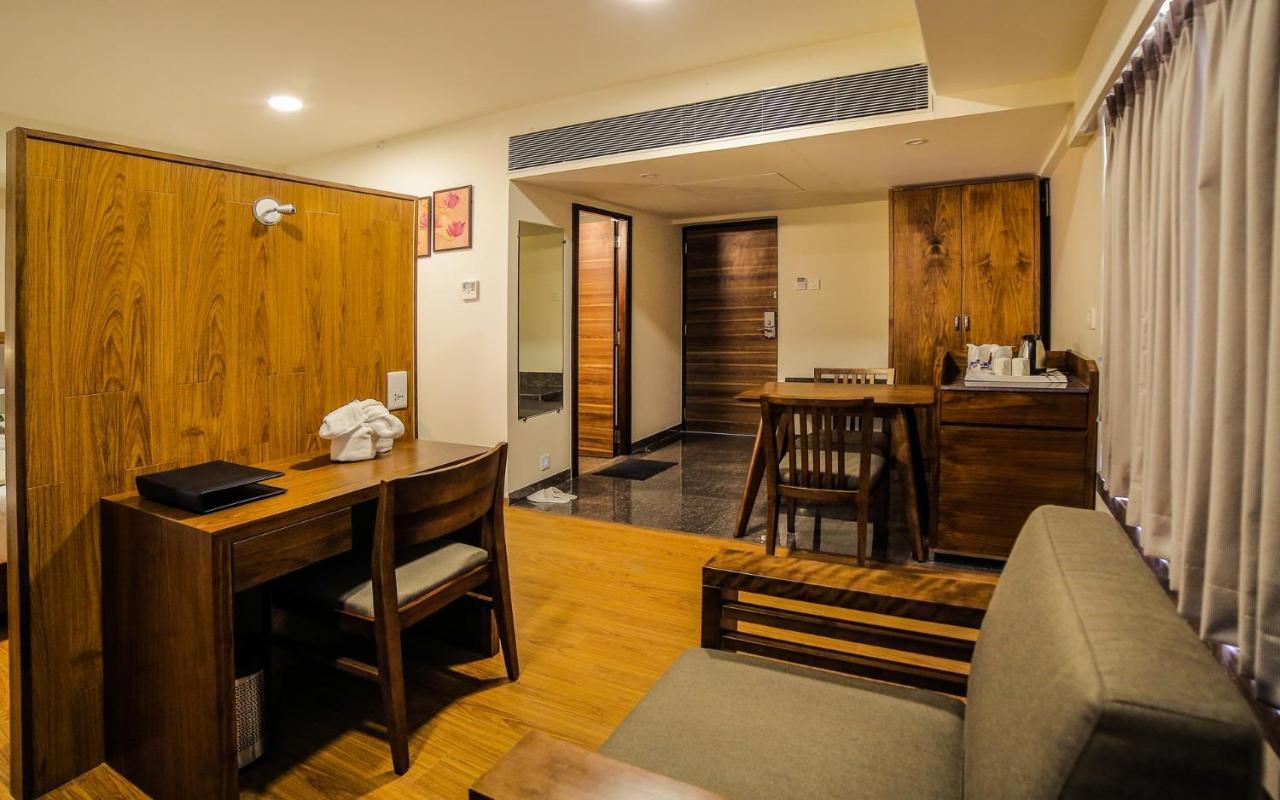 The Basil Park Hotel Bhavnagar Ngoại thất bức ảnh