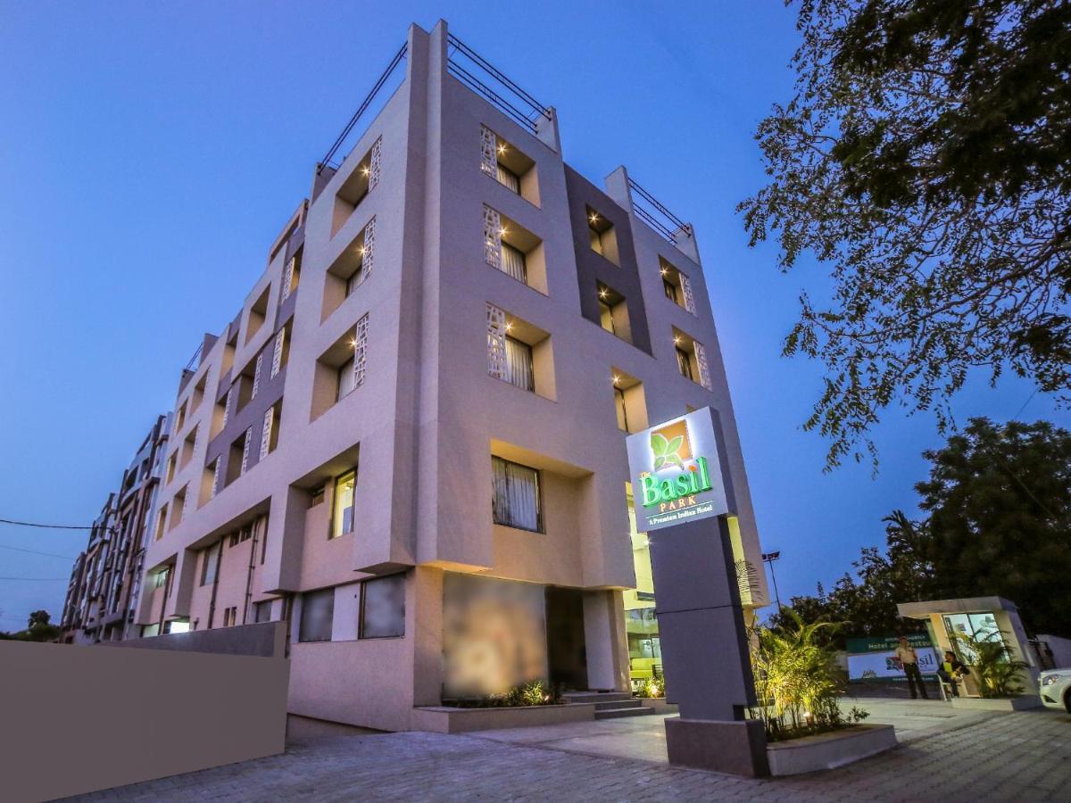 The Basil Park Hotel Bhavnagar Ngoại thất bức ảnh