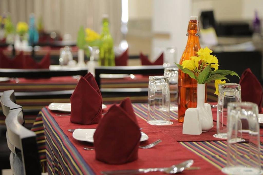 The Basil Park Hotel Bhavnagar Ngoại thất bức ảnh