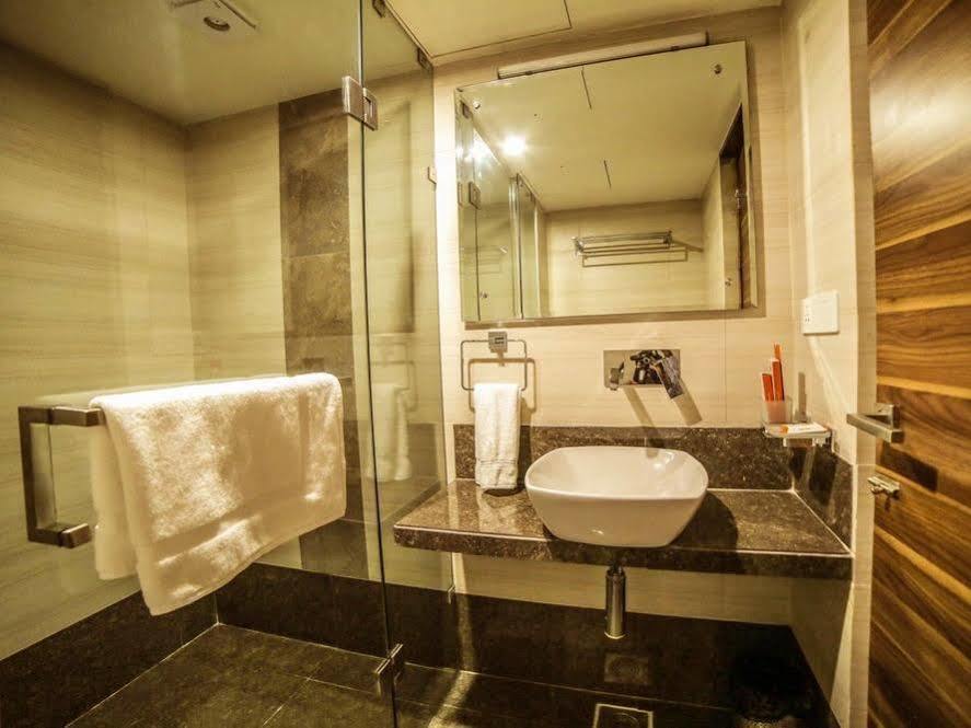 The Basil Park Hotel Bhavnagar Ngoại thất bức ảnh